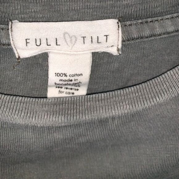 World Tour Fringe Hem Graphic Crop Top XS Full Tilt 100% Cotton Gray Eagle & Ros - Picture 2 of 8